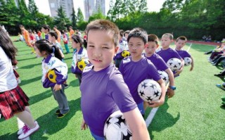 校园足球小学生抽签准吗，小学校园足球比赛规则